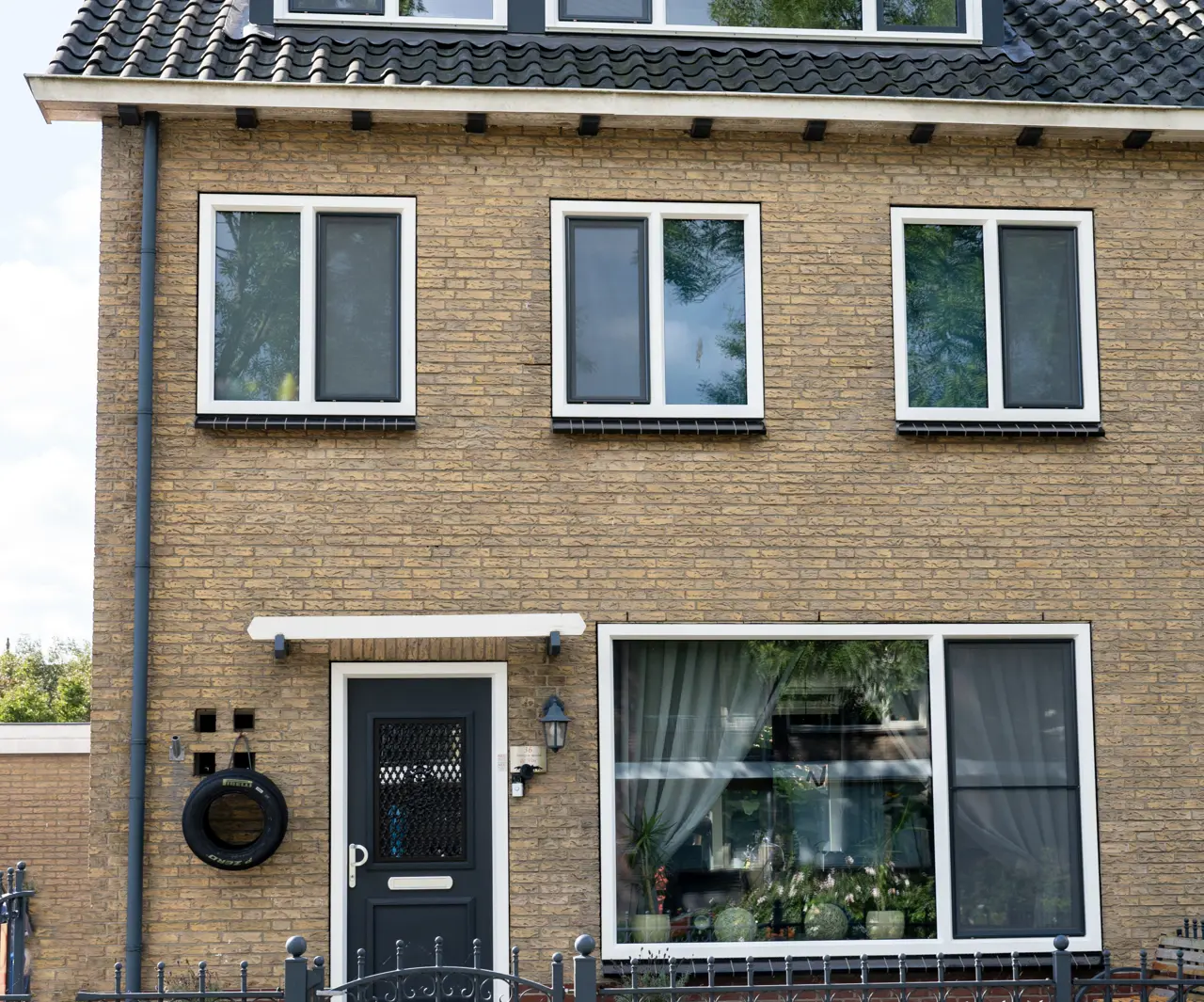 Voorkant woning Leimuiden